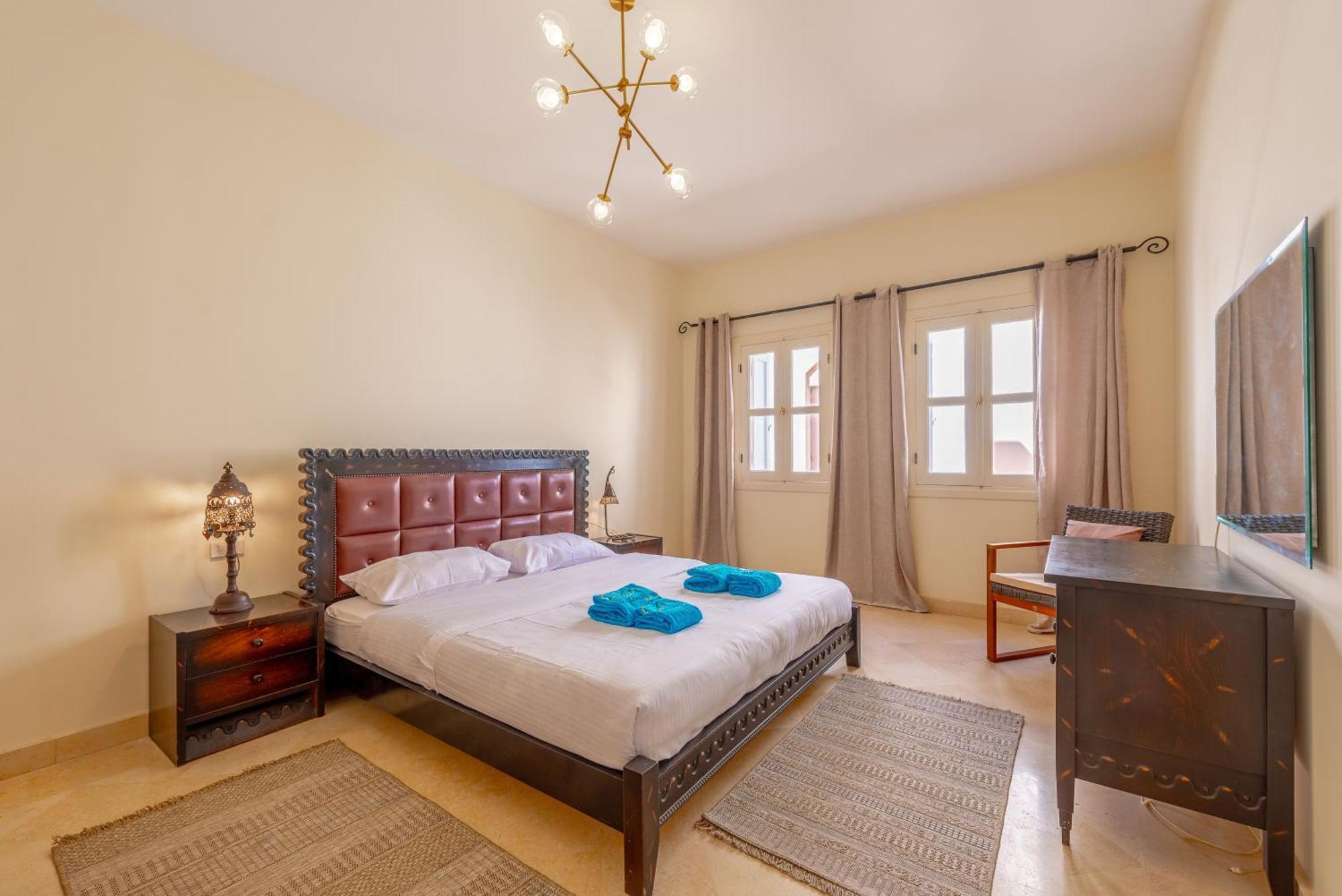 Spacious With Roof Terrace In Abu Tig Marina Mb5-2-102