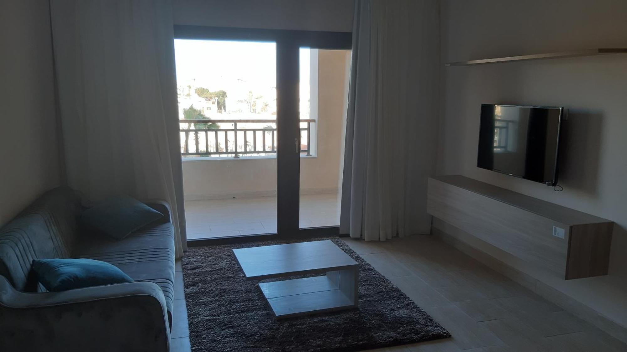 Apartment In Aldau Heights *
