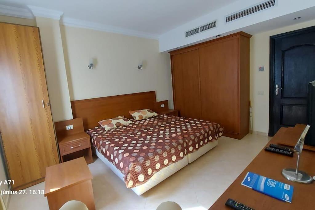 Calm In District Sahl Hasheesh Apartment *