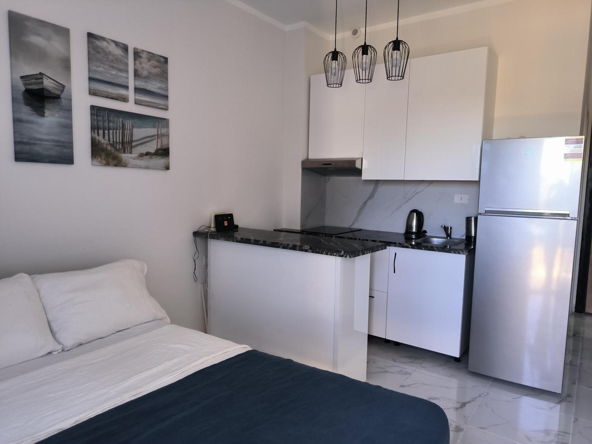 Solo Front Or For Couple Apartment *