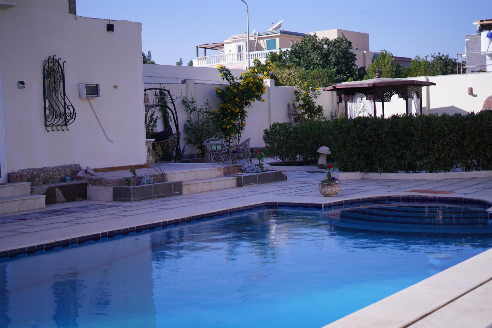 Alis Hurghada