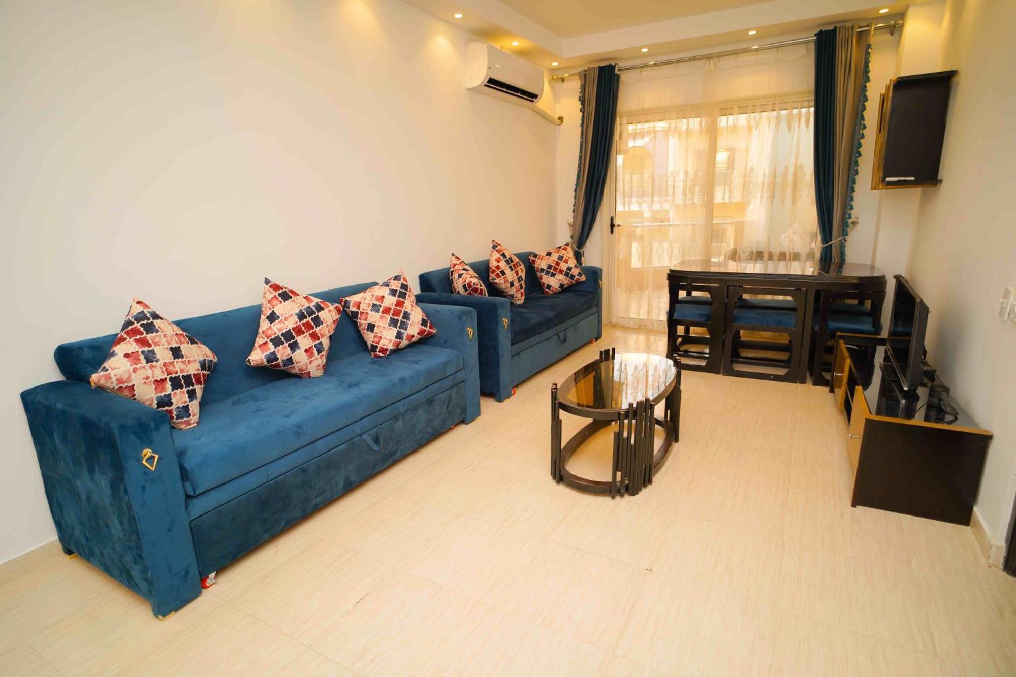 كمباوند فلورنزا خمسين Apartment