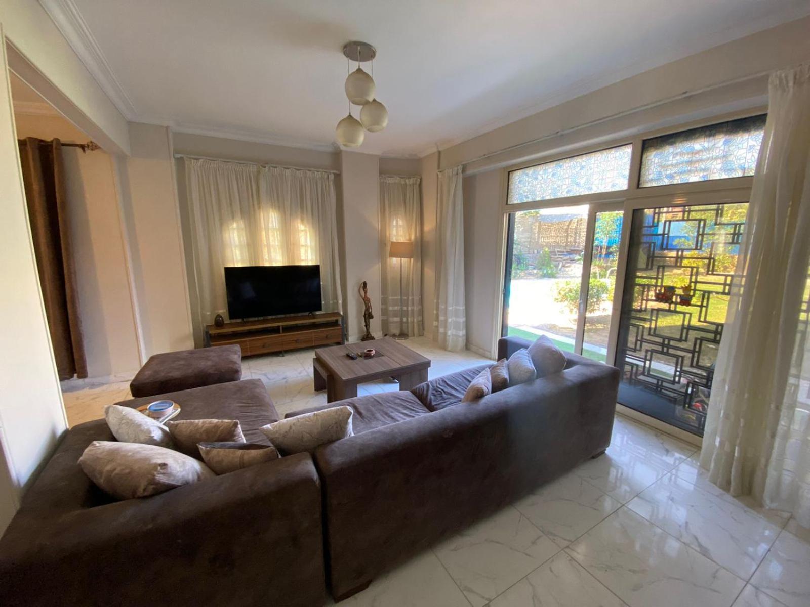 Blue Gate Villa *