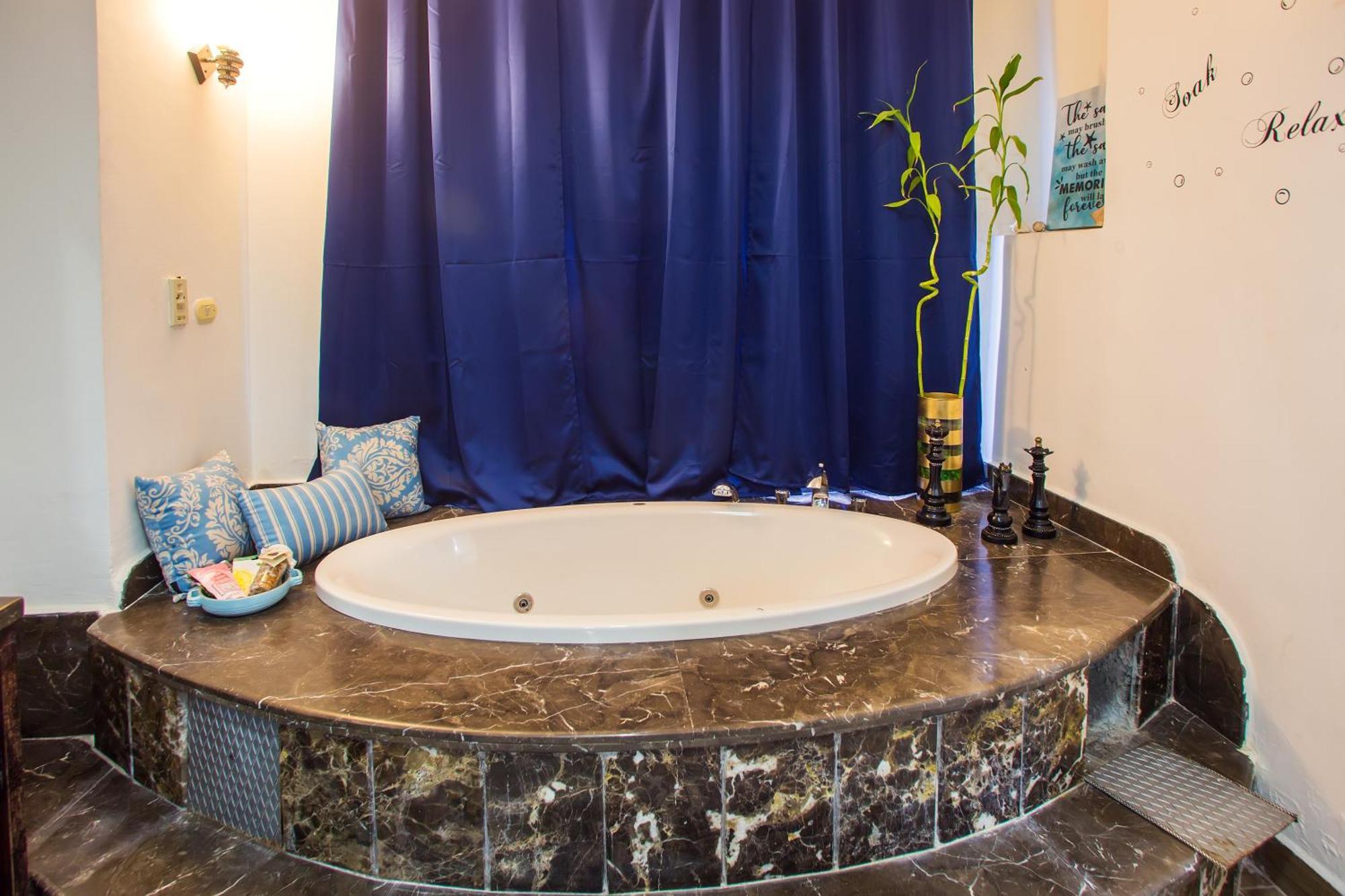 Luxury Royal Blue Family 8pers Private Pool Villa