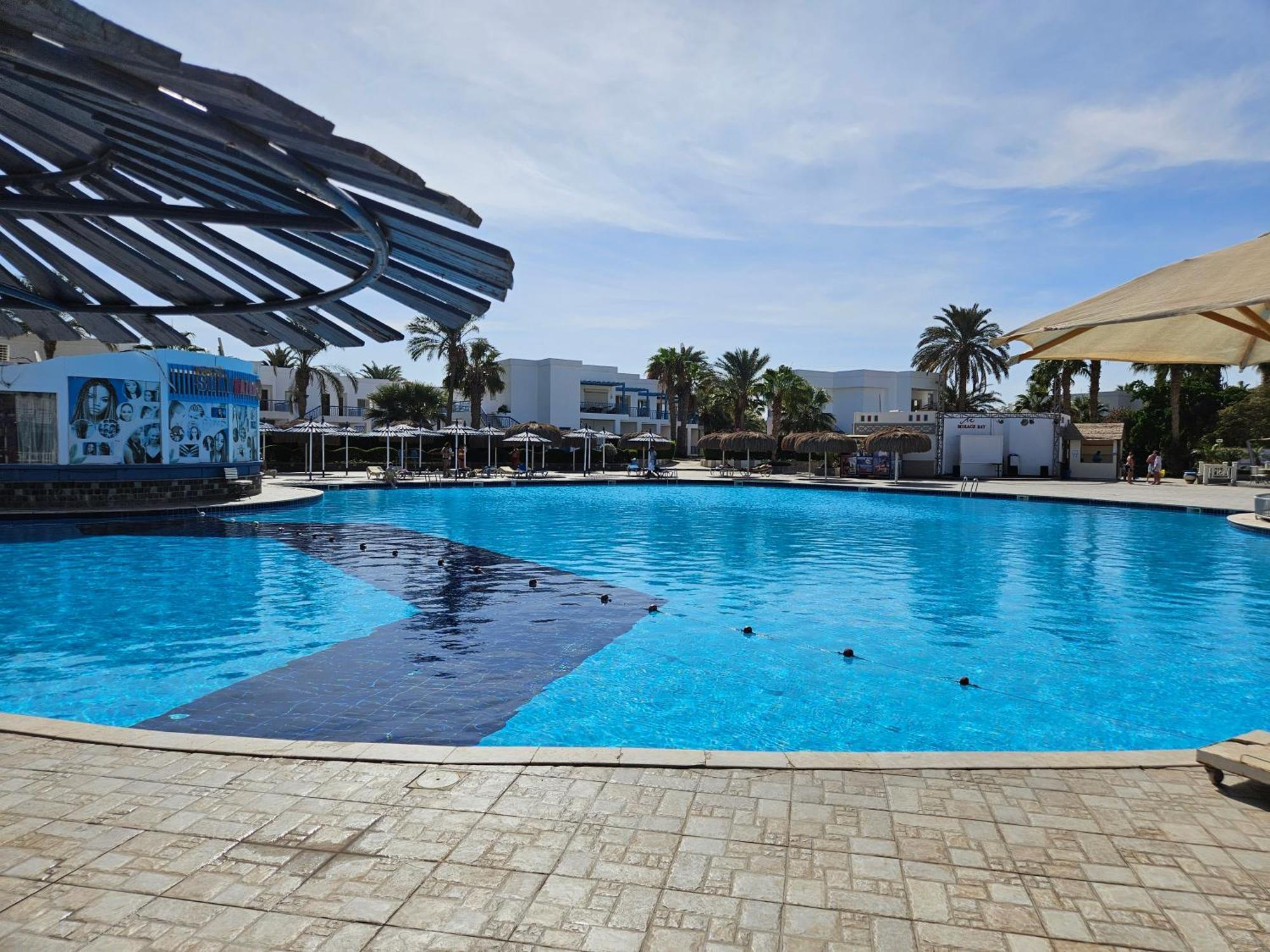 Noura Luxury With Free Pool And Access In *