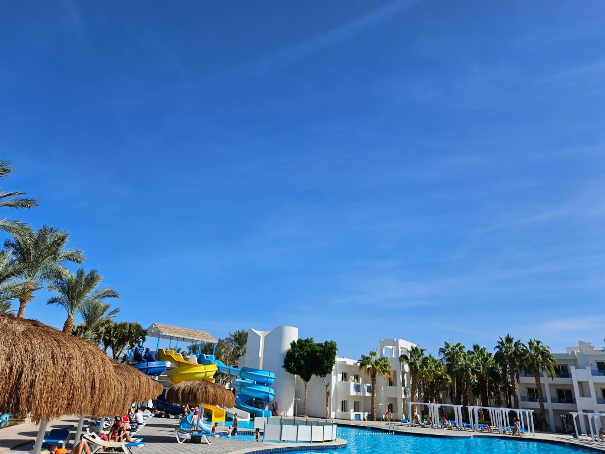 Noura Luxury With Free Pool And Access In