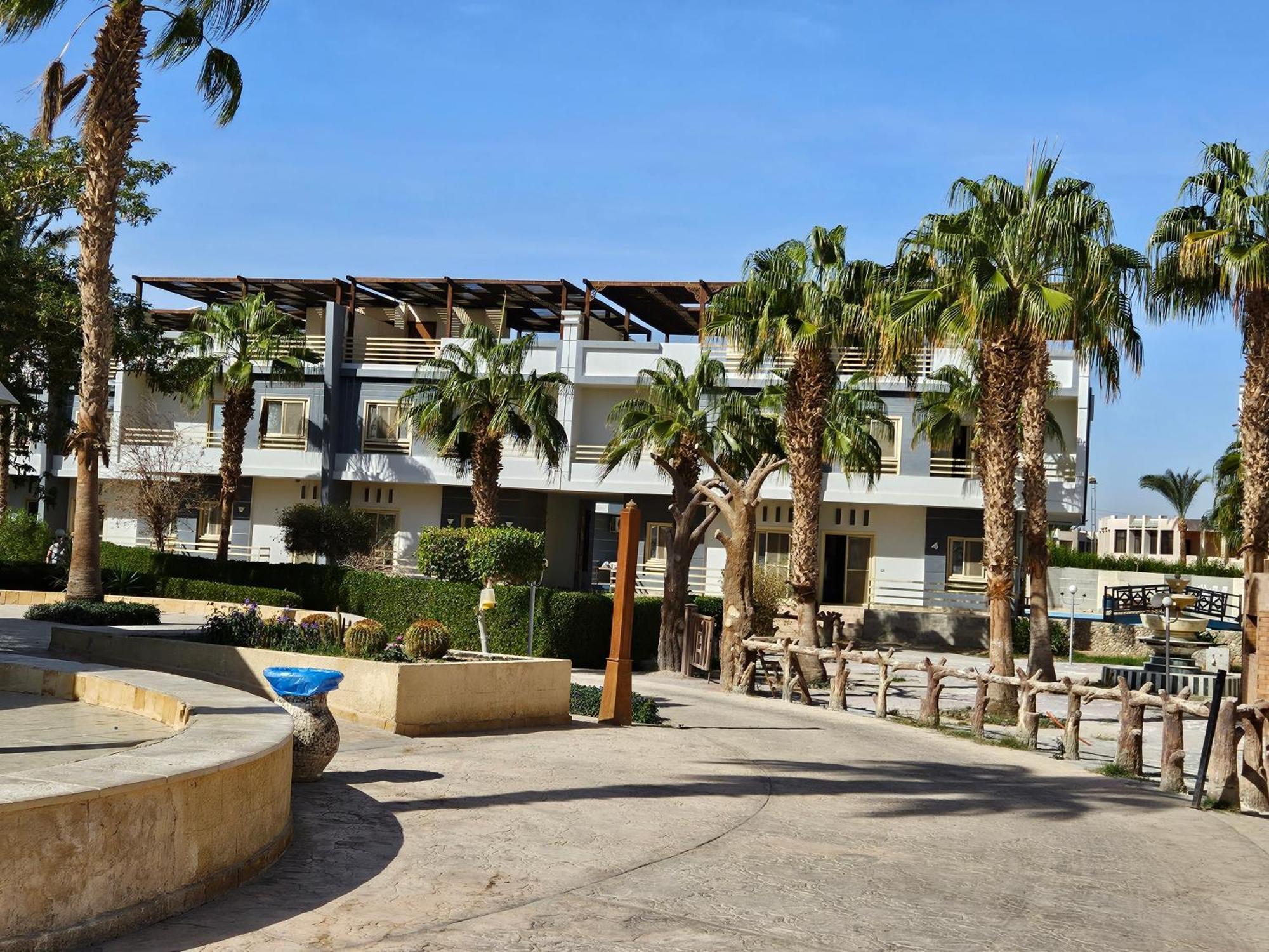Noura Luxury With Free Pool And Access In