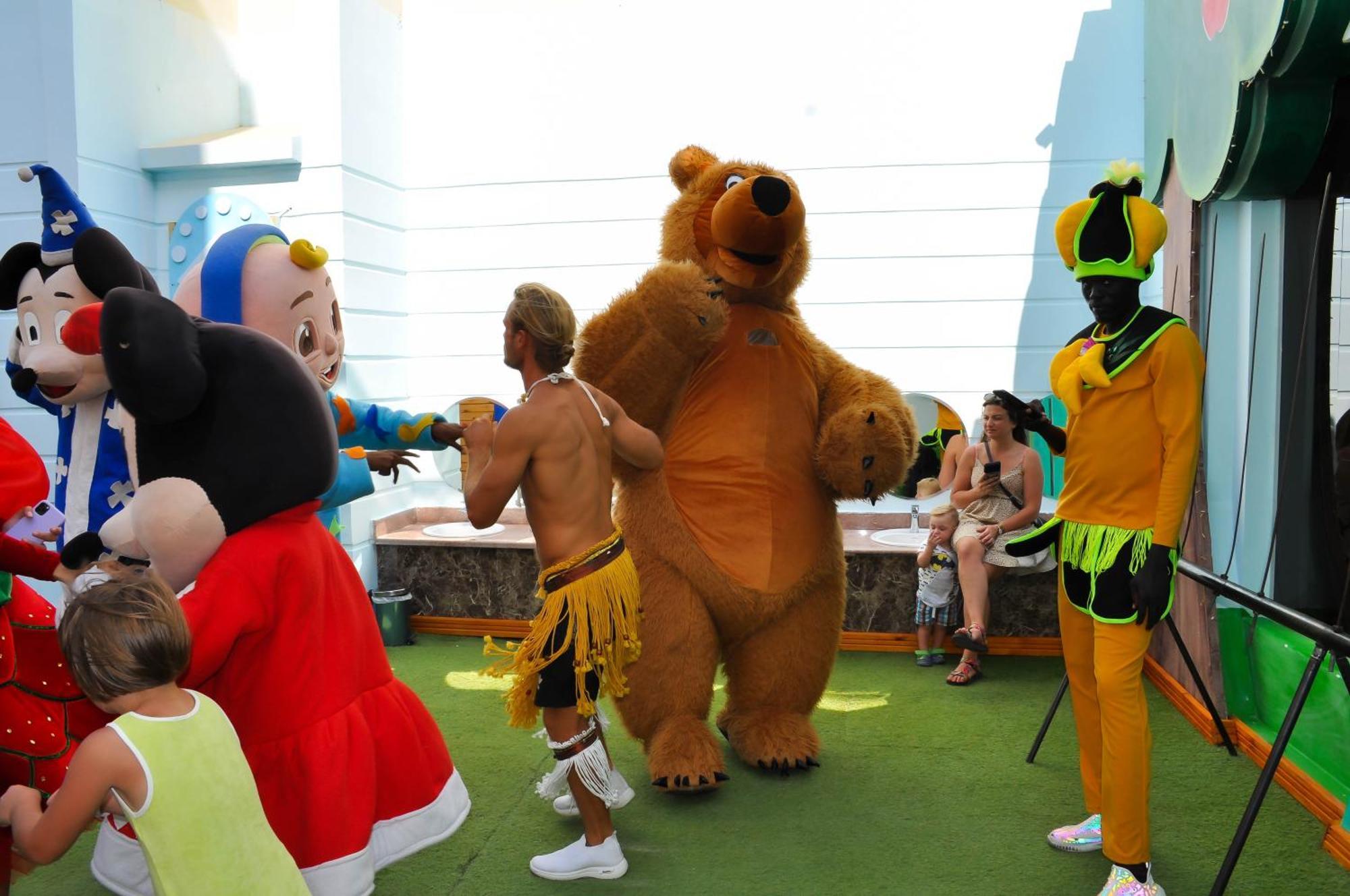 Resort Gravity & Aqua Park Sahl Hasheesh Families And Couples Only