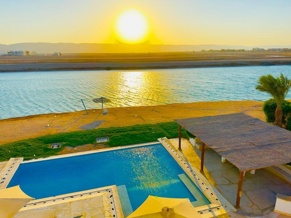 Villa Luxury 4 Bedroom With A Heated Pool *
