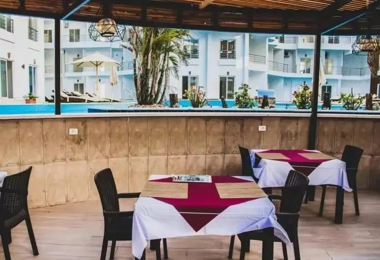 Aqua Palms -lovely
