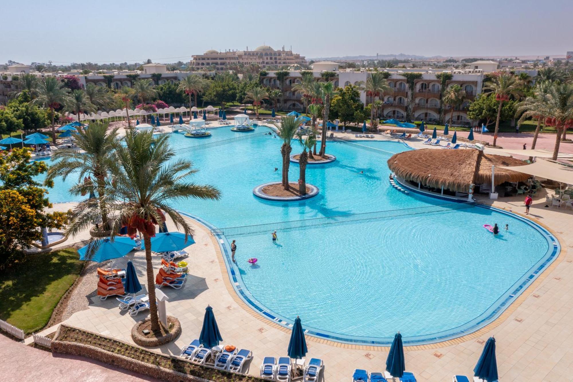 Resort Desert Rose