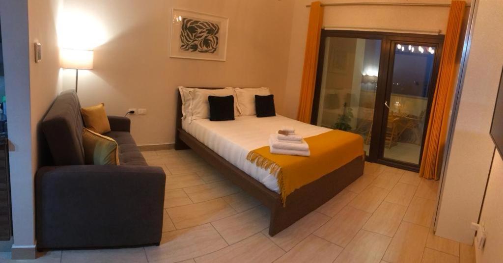 Luxury Self-catering & Studios, Al Dau Heights Apartment *
