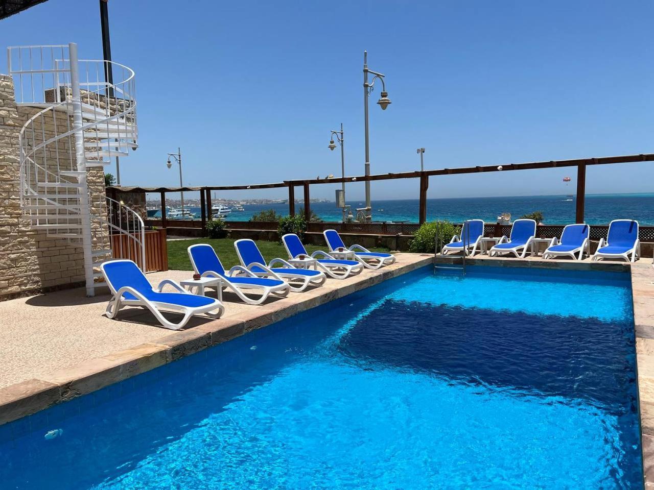Serafy Center And Pool For Foreigners Adults Only *