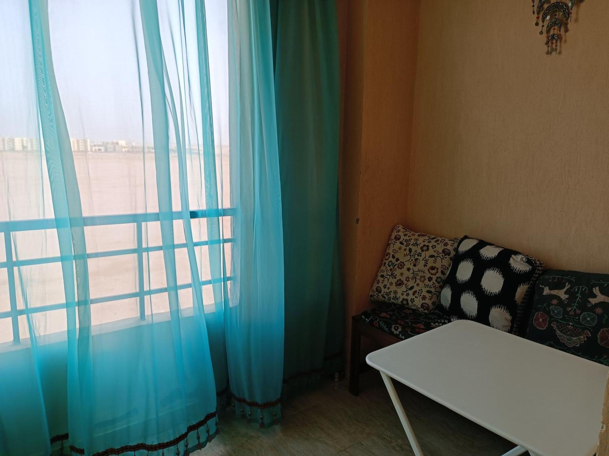 Cozy Little Near Kite Station. Appartement *