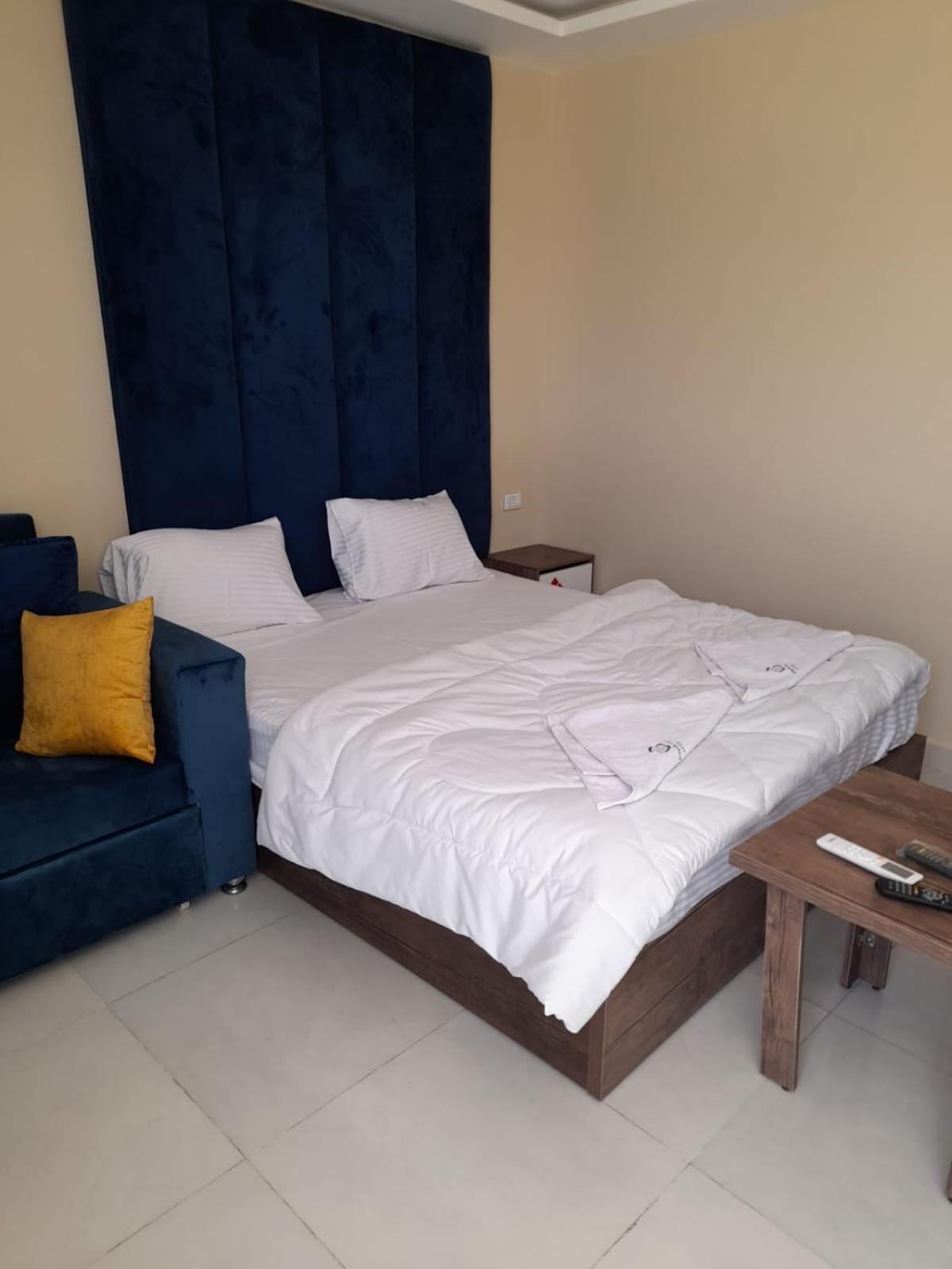 Casablanca Star For Families And Couples Only *