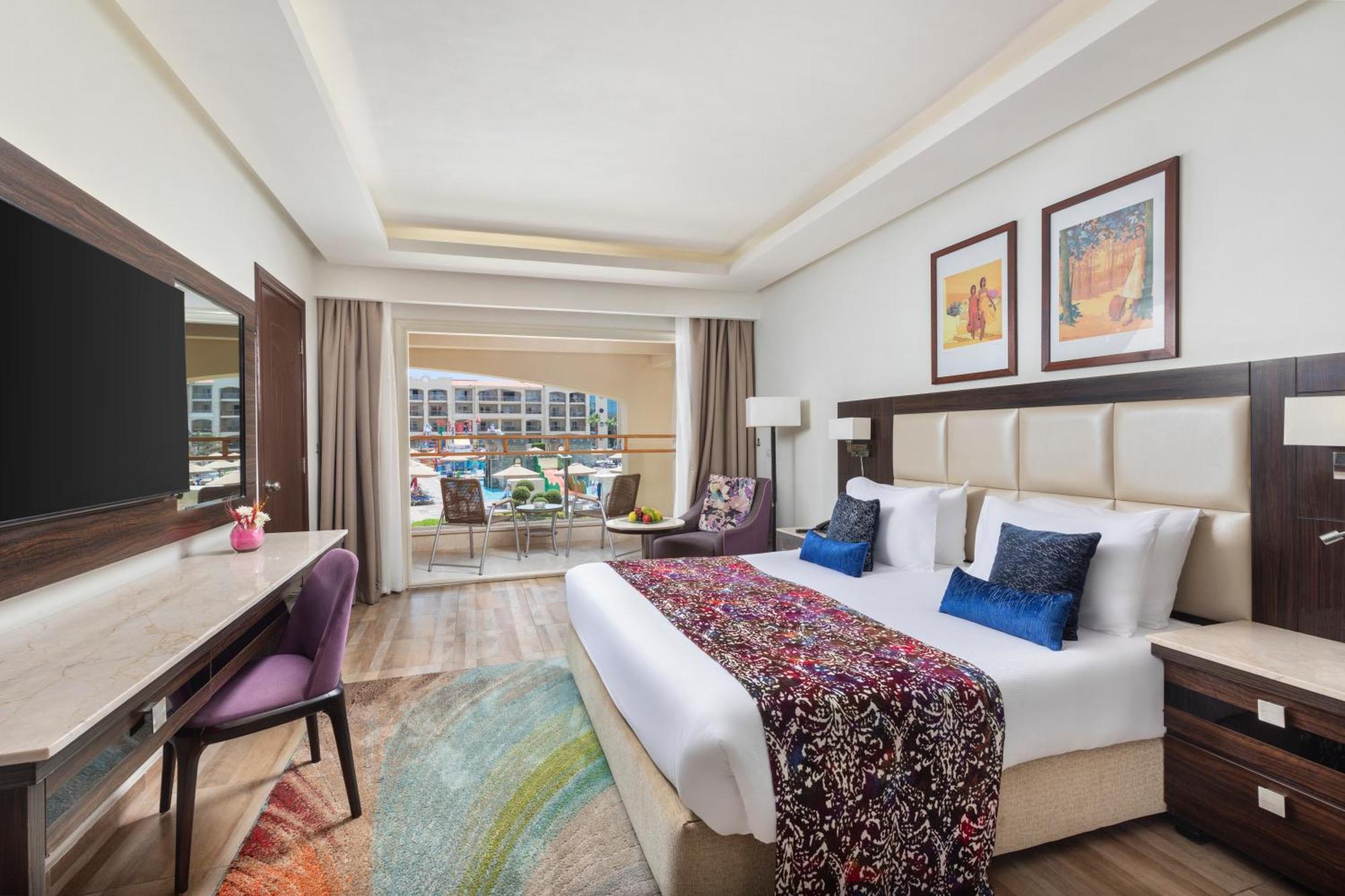 Resort Pickalbatros White - 5*