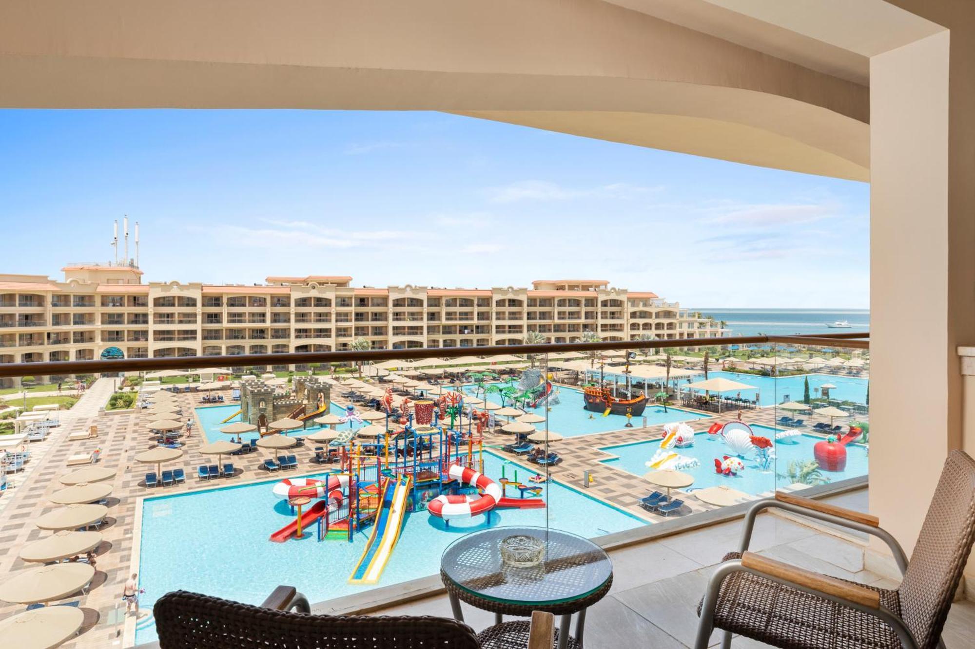 Resort Pickalbatros White - 5*