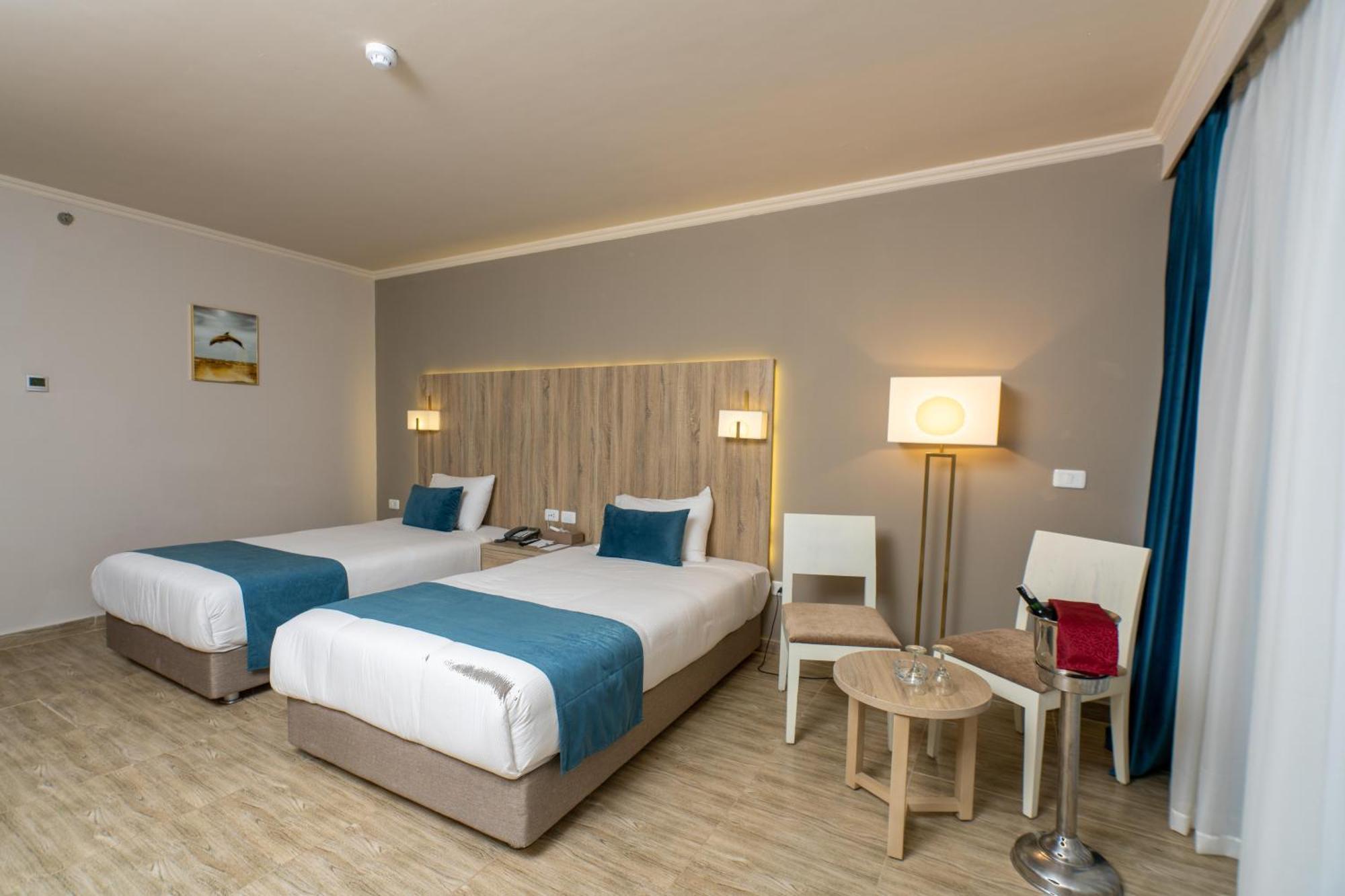 Resort Seven Seas Jolie Bay 5*