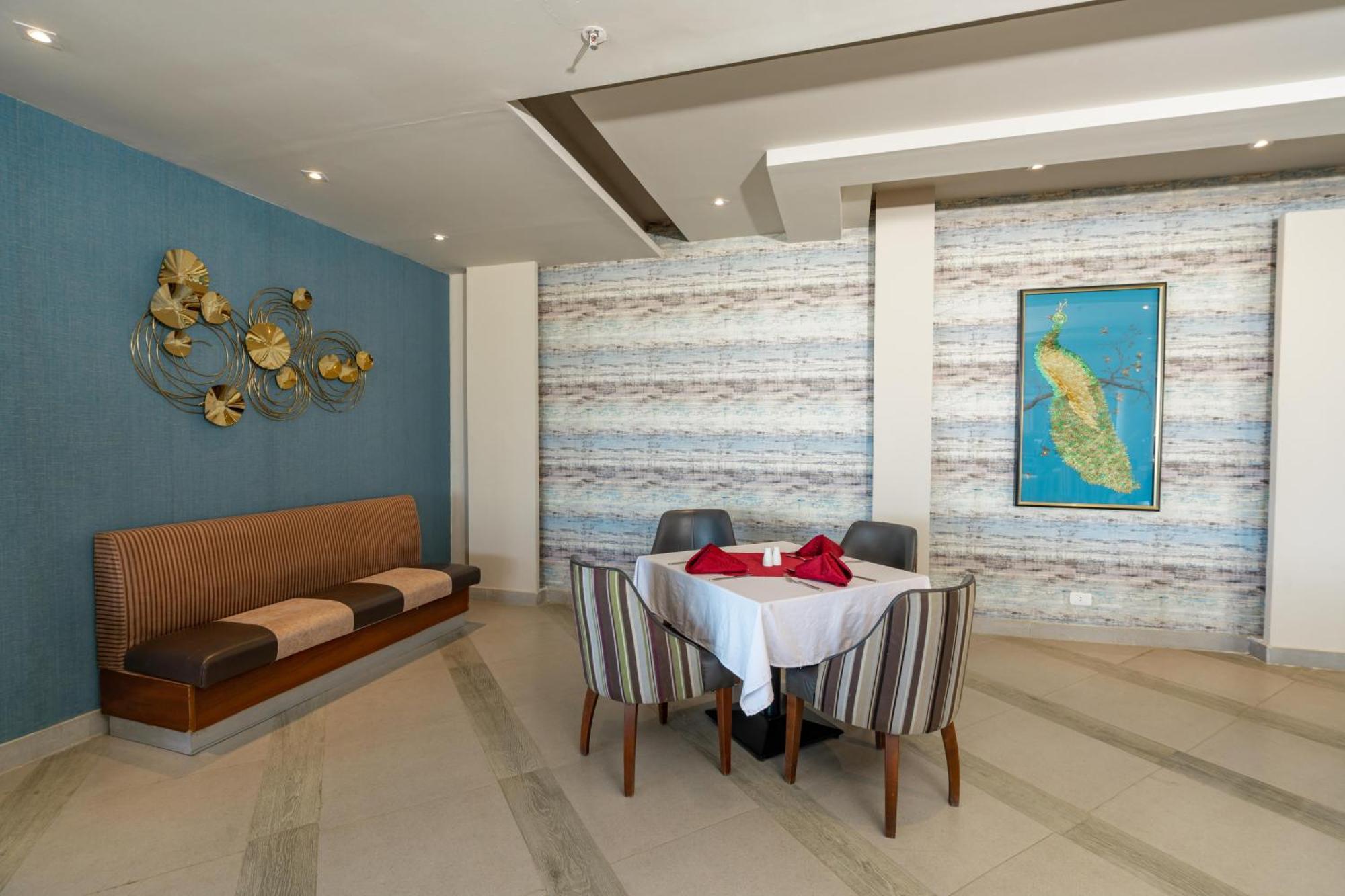 Resort Seven Seas Jolie Bay 5*