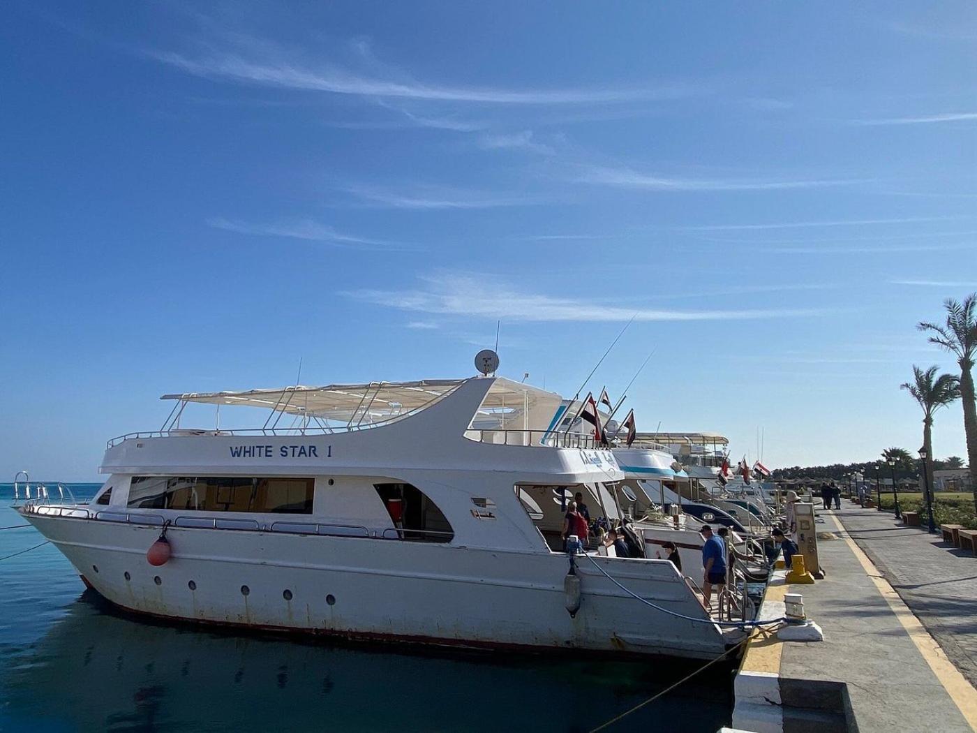 Botel Tours