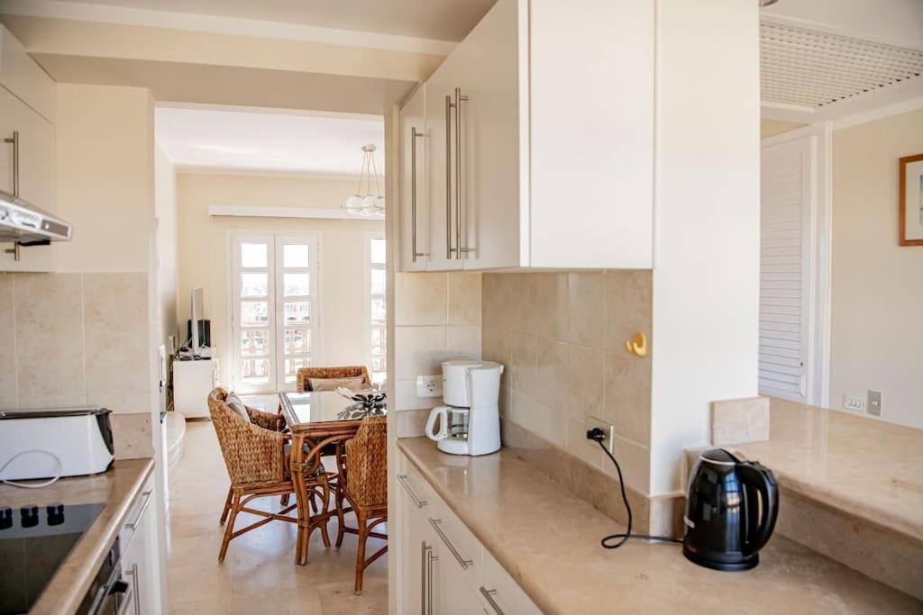 2-br Penthouse With Roof Terrace In Abu Tig Marina *