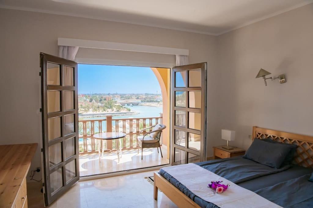 2-br Penthouse With Roof Terrace In Abu Tig Marina