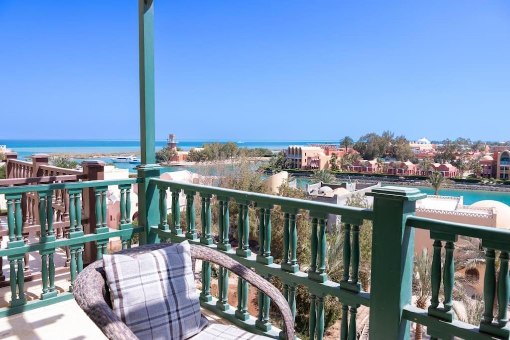 Apartment 2-br Penthouse With Roof Terrace In Abu Tig Marina *
