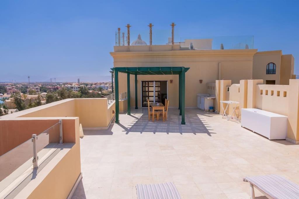 2-br Penthouse With Roof Terrace In Abu Tig Marina * Hurghada
