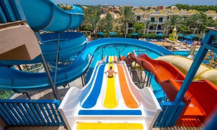 داخل ميراج اكوا بارك Ferienpark *