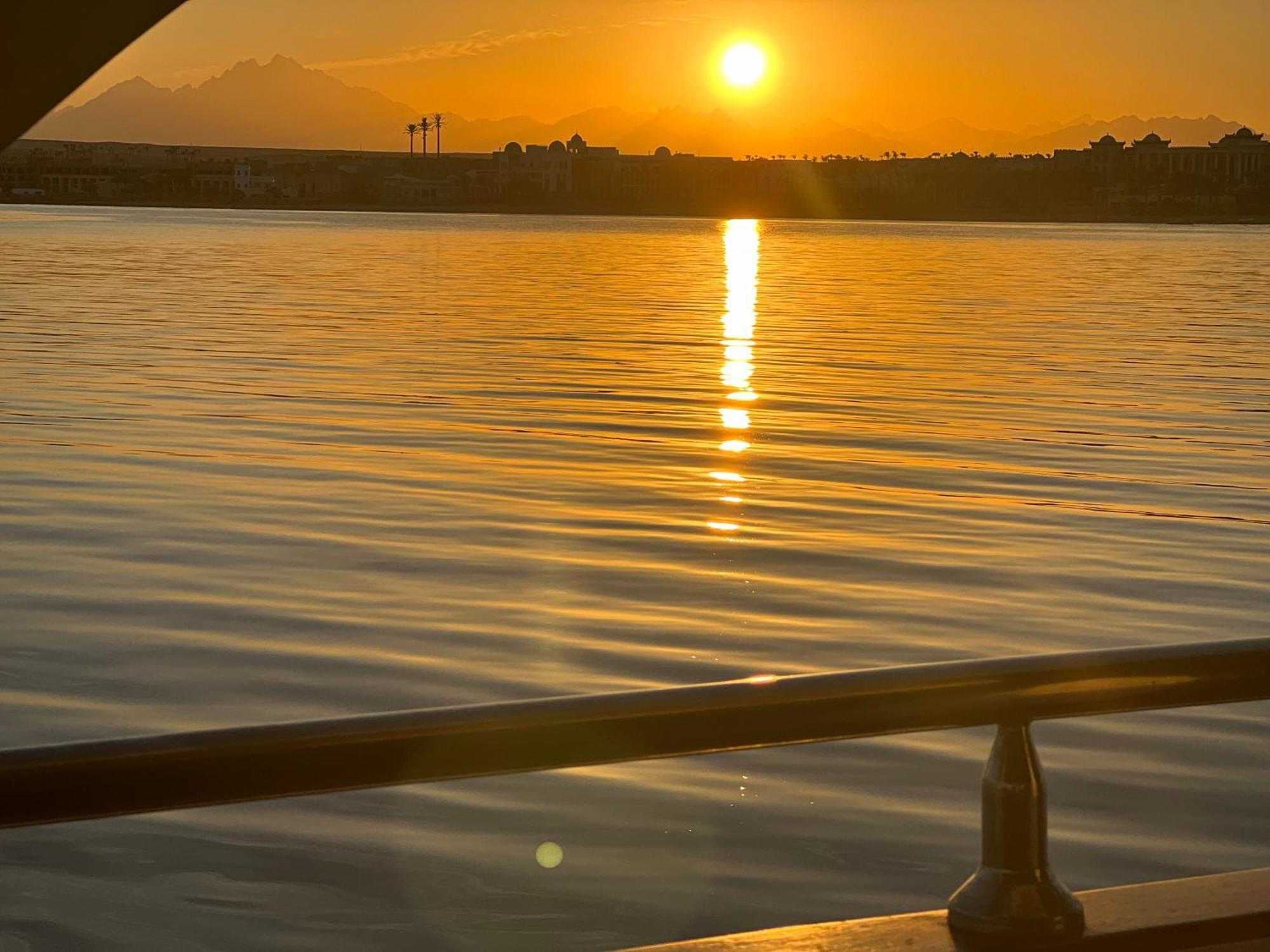 Botel Kuba Luxus Tour - Boat In Sahl Hashesh - *