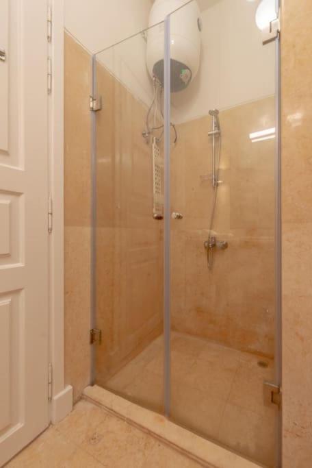 Vakantiehuis Gorgeous 3br Townhouse In South Marina. Pool View *