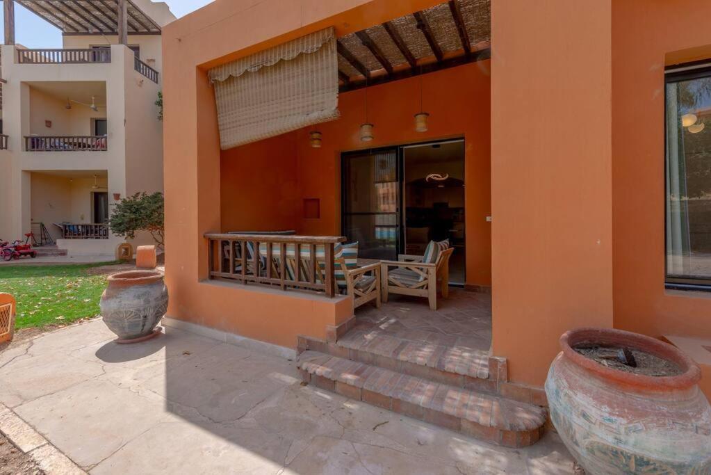 Gorgeous 3br Townhouse In South Marina. Pool View Vakantiehuis