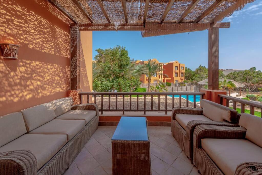 Gorgeous 3br Townhouse In South Marina. Pool View Vakantiehuis Hurghada