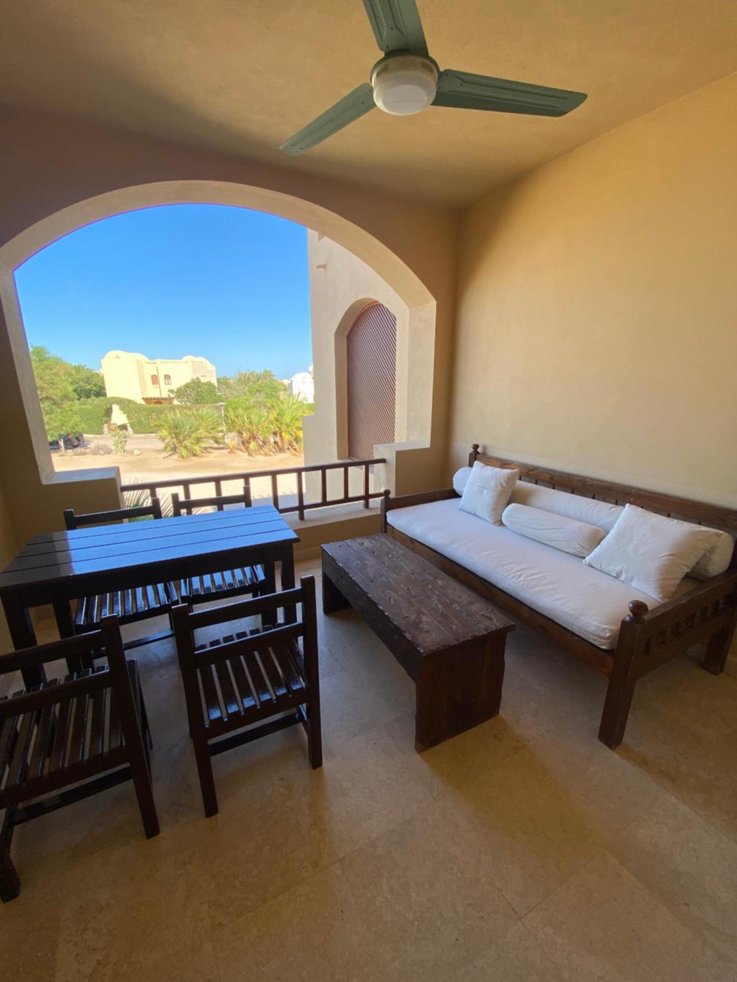 Lovely Two Bedroom Apartment *