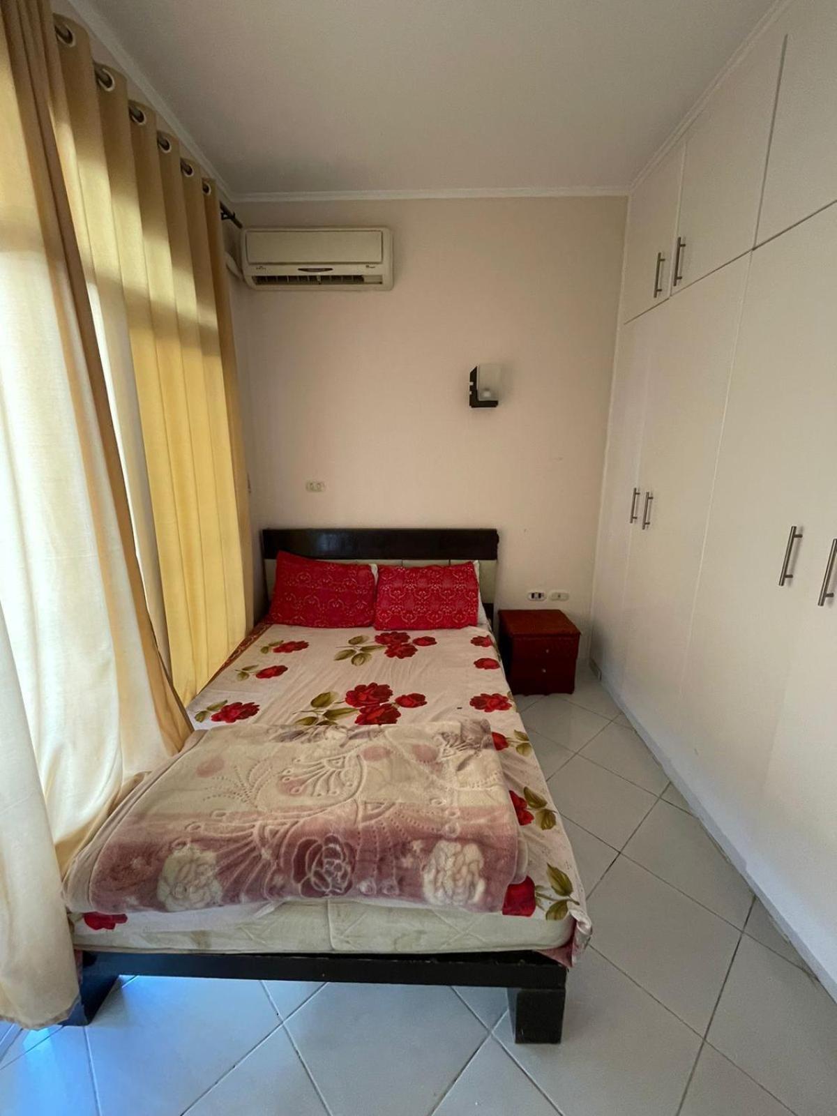 Apartment One Bedroom In The Middle Of The *