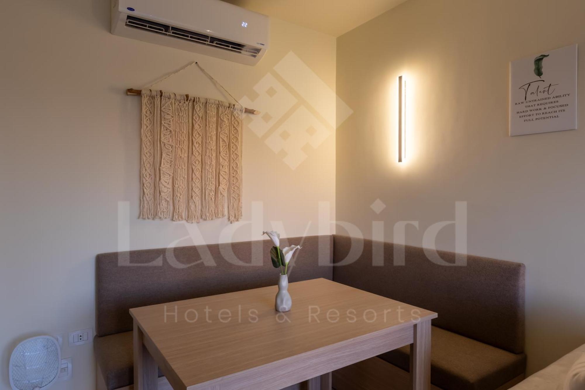 Ladybird - Veranda Highline Apartment Hurghada