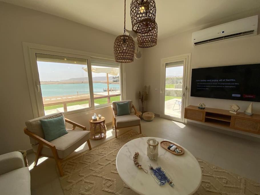 Apartment The Sandy Feet Sea Front *