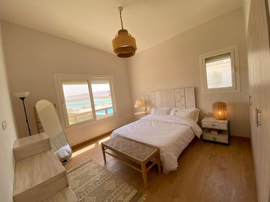 Apartment The Sandy Feet Sea Front