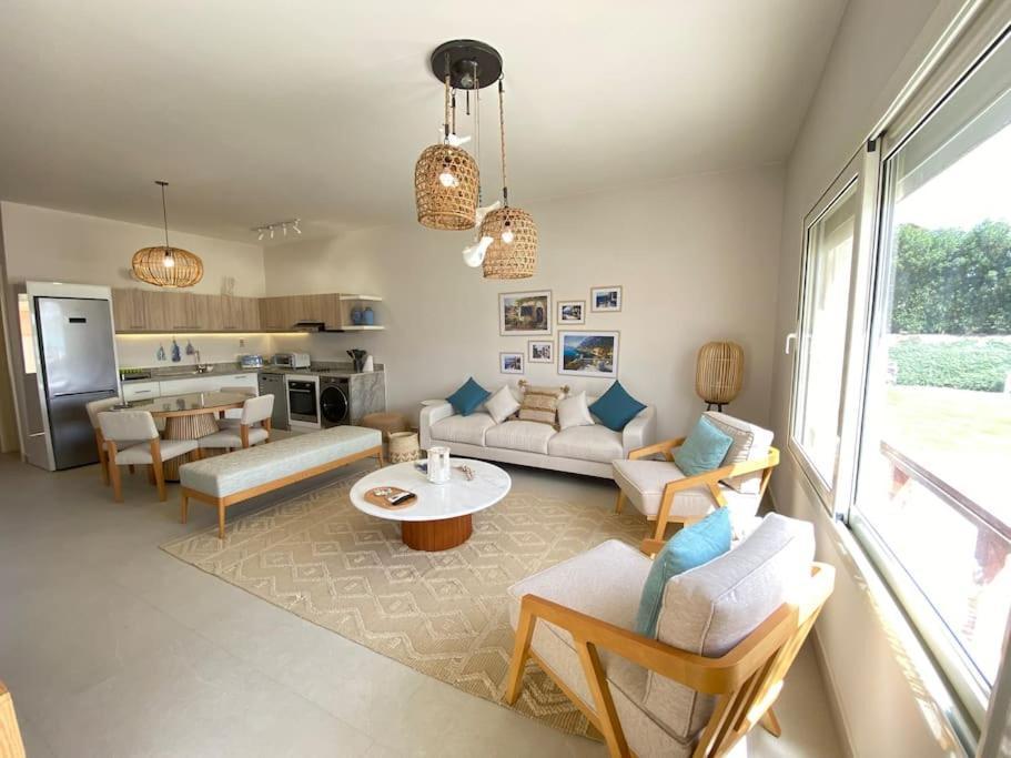 Apartment The Sandy Feet Sea Front *