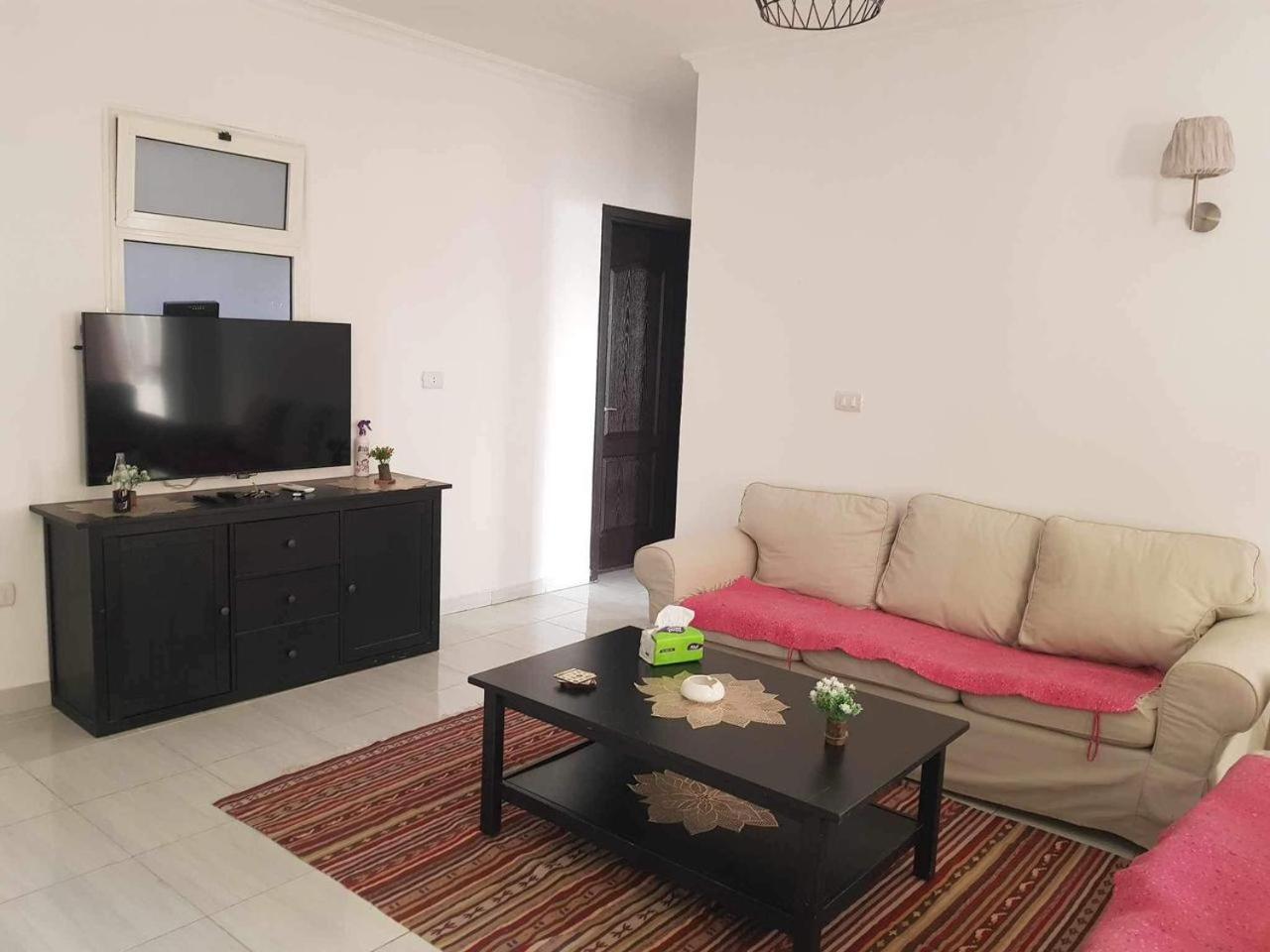 سياحية فندقية فاخرة بالممشى السياحى Apartment *