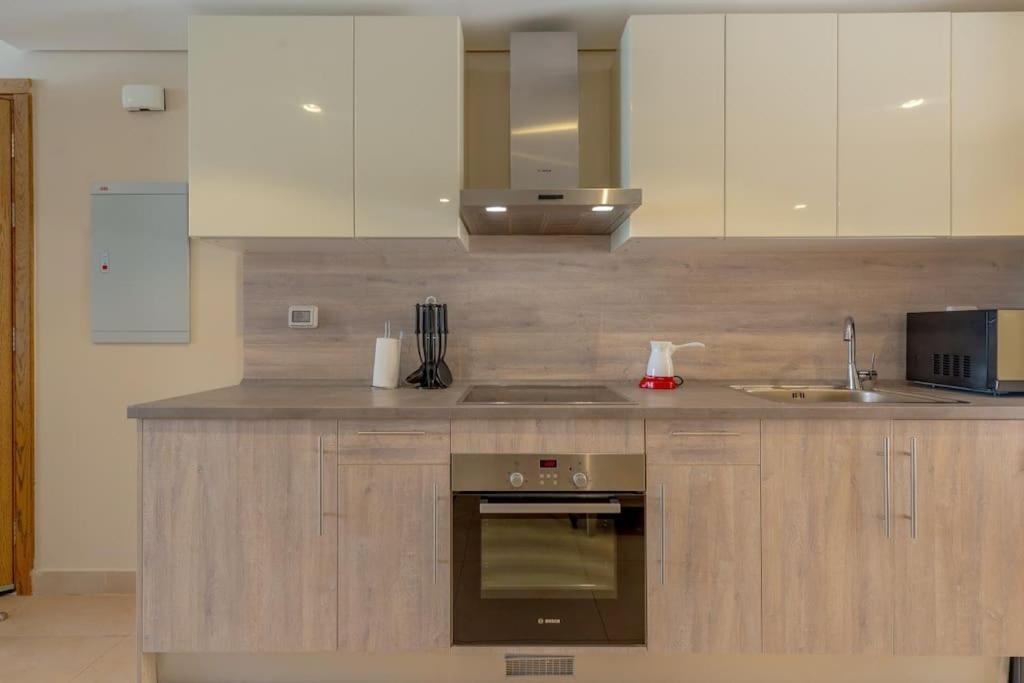 Pool Front 2br In Mangroovy - El Gouna, Access Apartment *