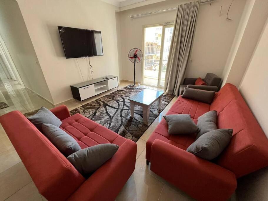 Sunny 3-bedroom - Families Only Apartment *