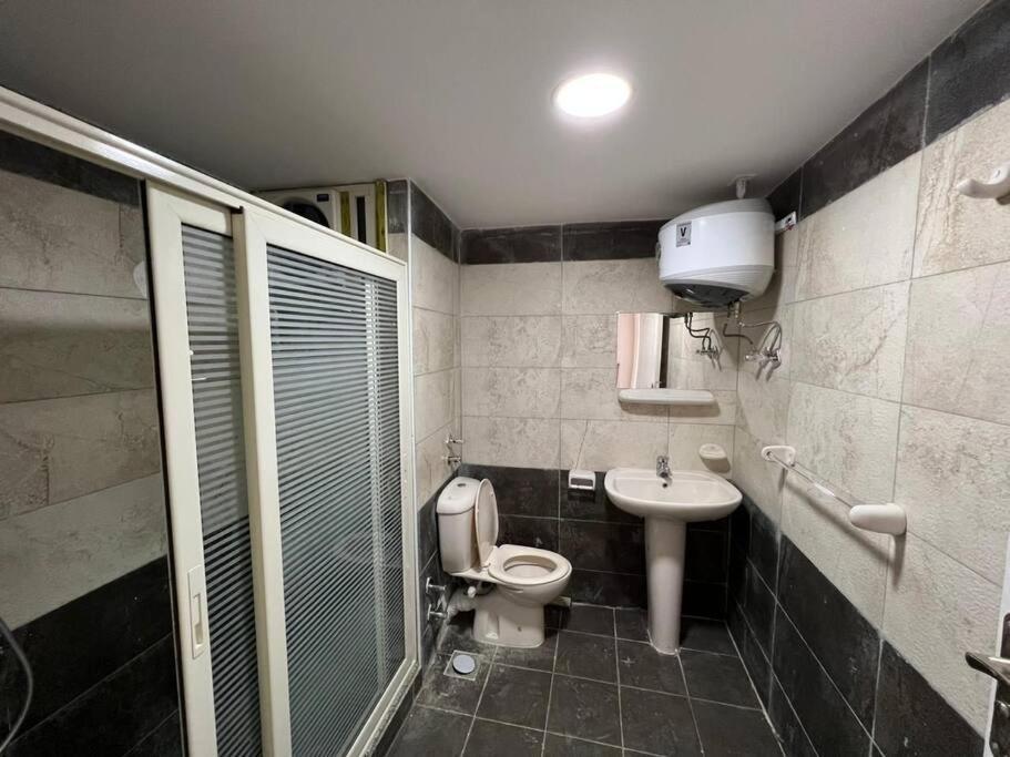 Sunny 3-bedroom - Families Only Apartment
