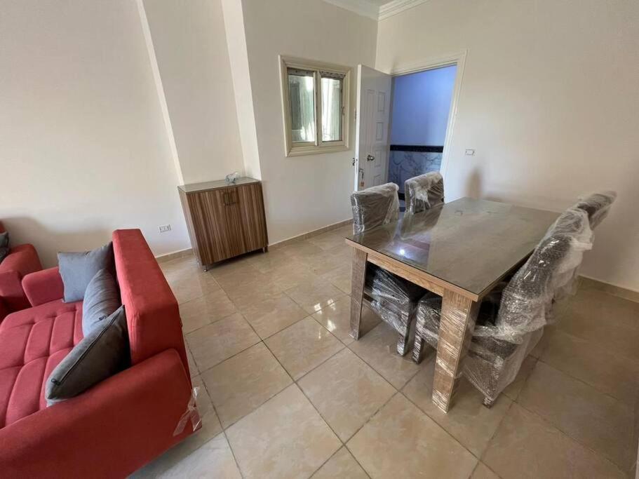 Sunny 3-bedroom - Families Only Hurghada