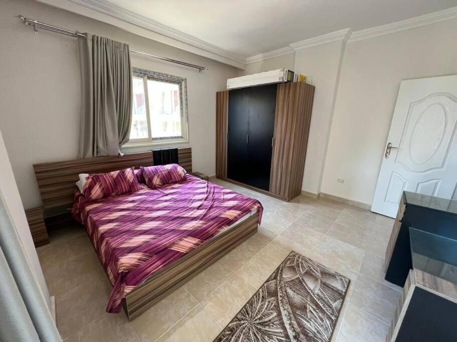 Sunny 3-bedroom - Families Only Apartment