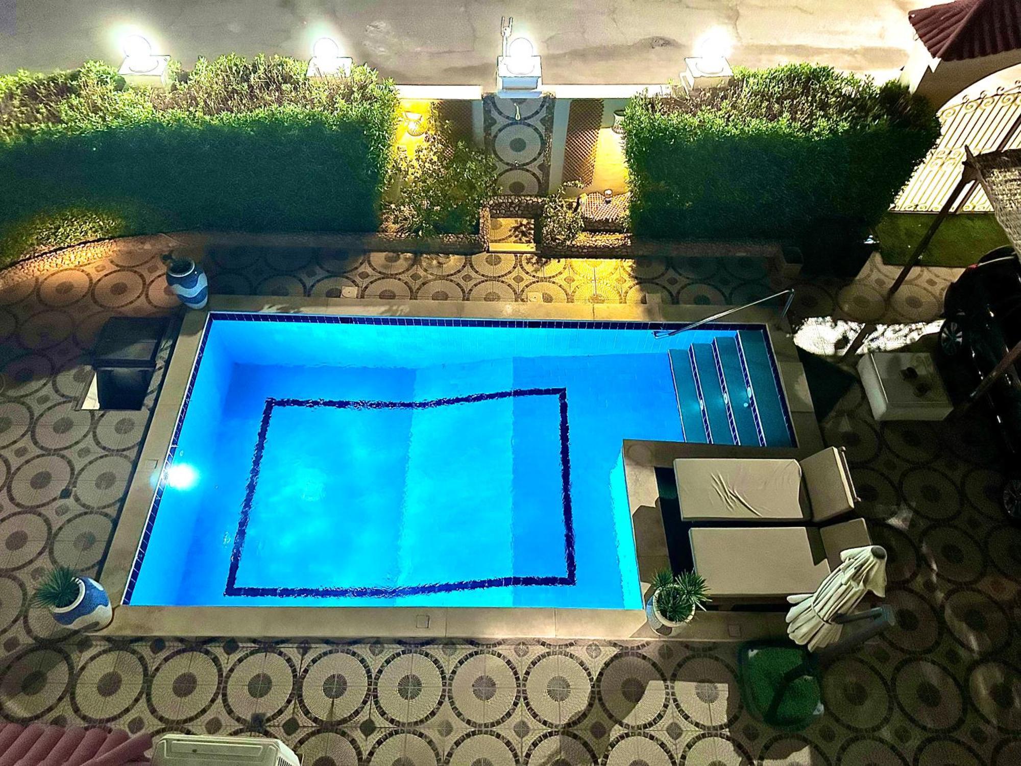 Vakantiehuis Ground Floor In With Private Pool And Private Garden