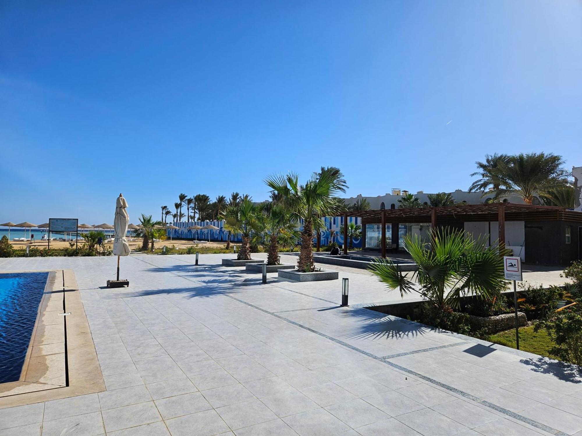 Pool View With Wi-fi, Smart Tv, 3 Pools & Access * Hurghada
