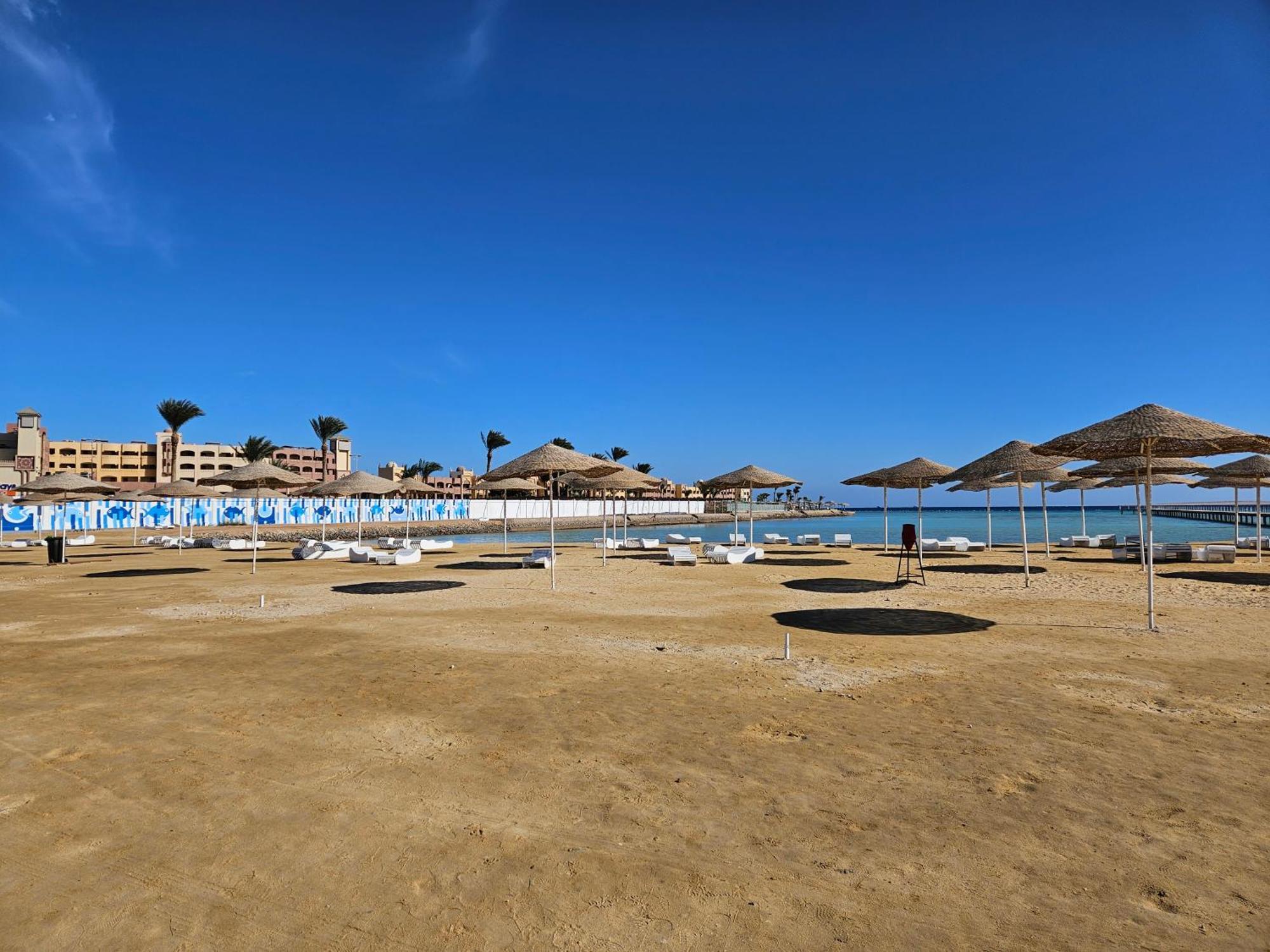 Pool View With Wi-fi, Smart Tv, 3 Pools & Access Hurghada