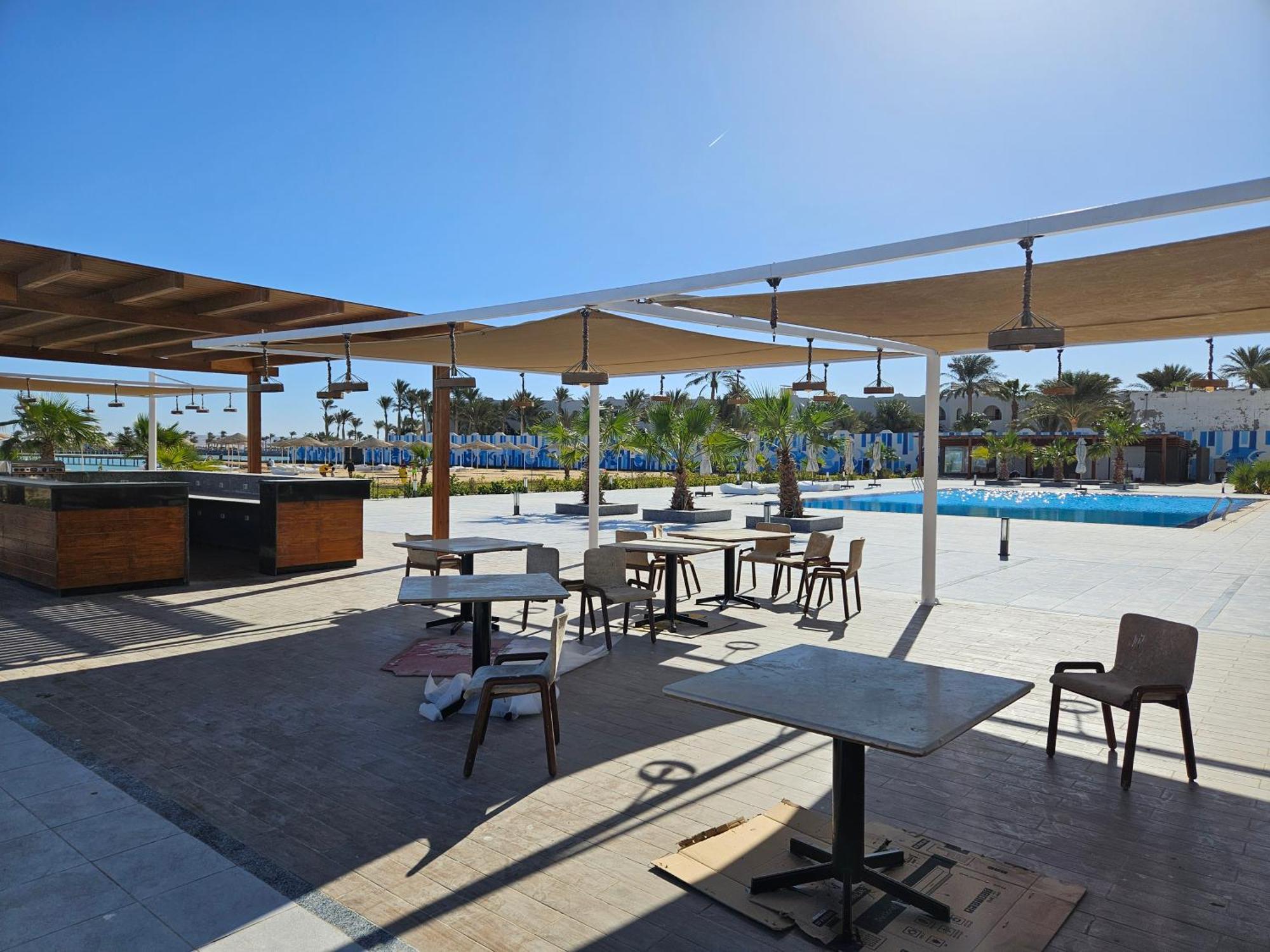 Apartment Pool View With Wi-fi, Smart Tv, 3 Pools & Access *
