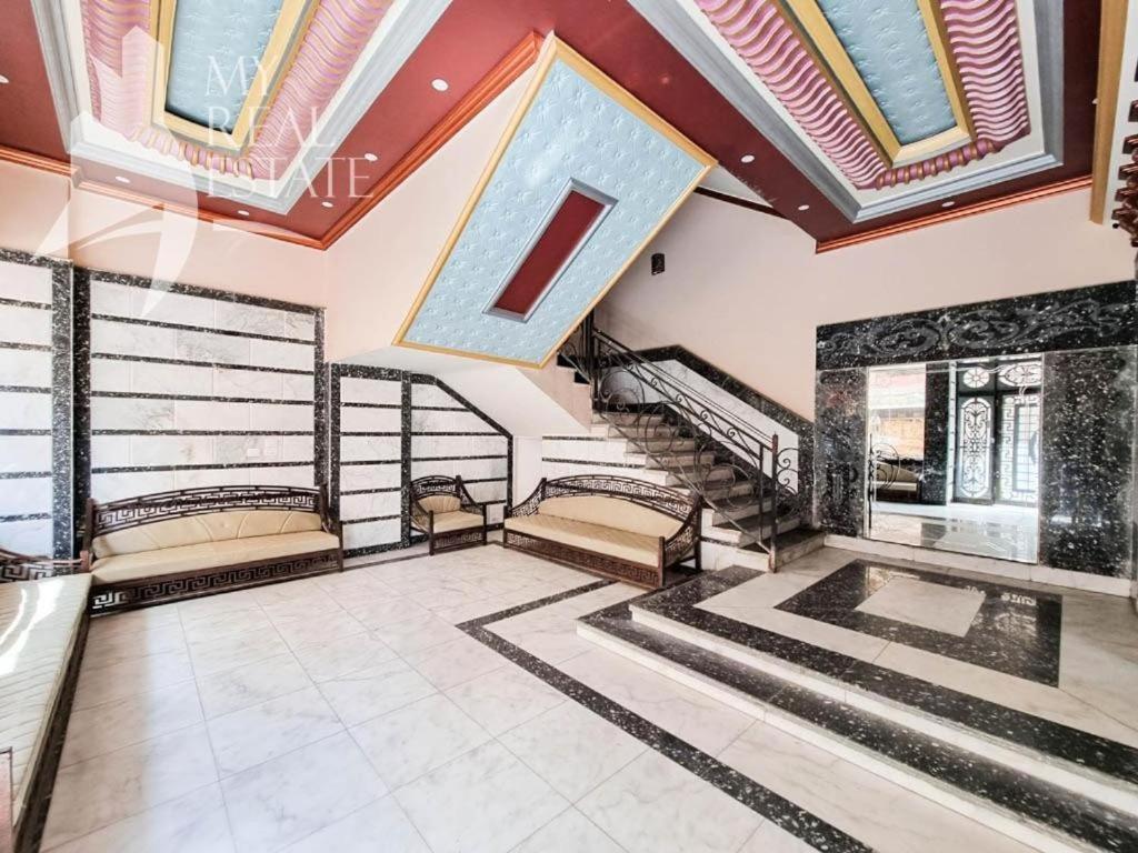 Apartment Small With Bathroom Middle Of Town No Ac No Cooking Facilities Just For Sleep